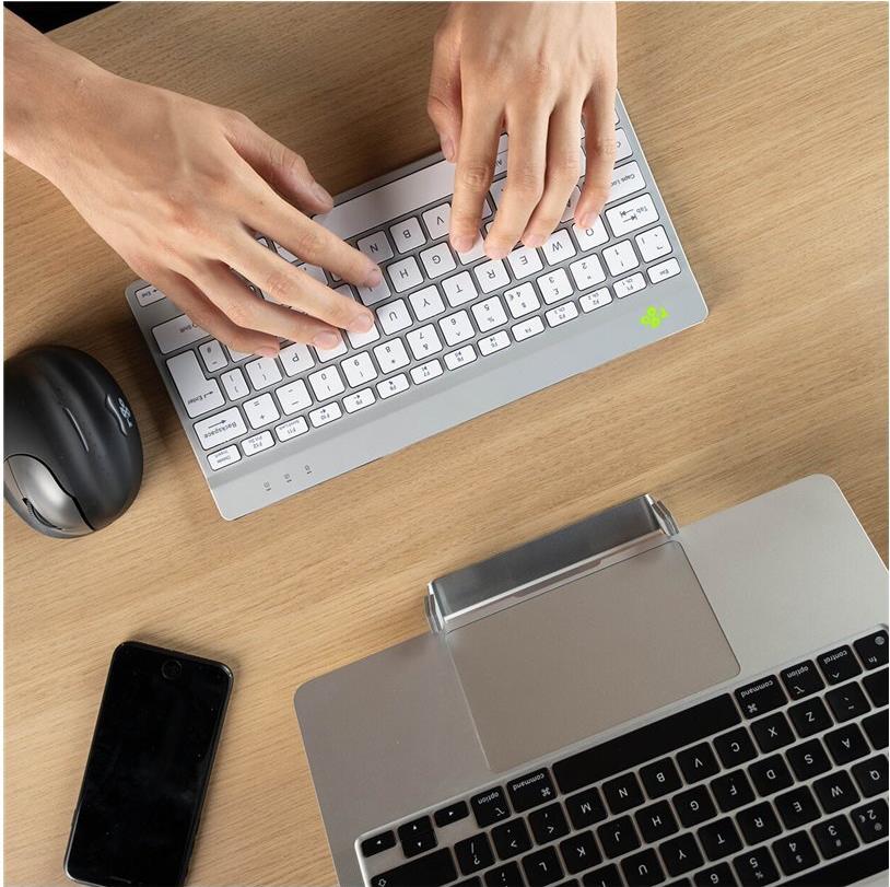 R-Go Compact Break Tastatur USB-C QWERTZ Deutsch Weiß
