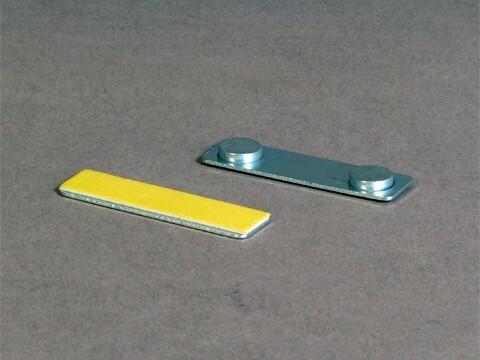 ARTDEV Kartenhalter für Plastikkarte mit Magnetfixierung (z.B. als Namensschild) (VPE 50 Stk) (KARTEN-HALTER)