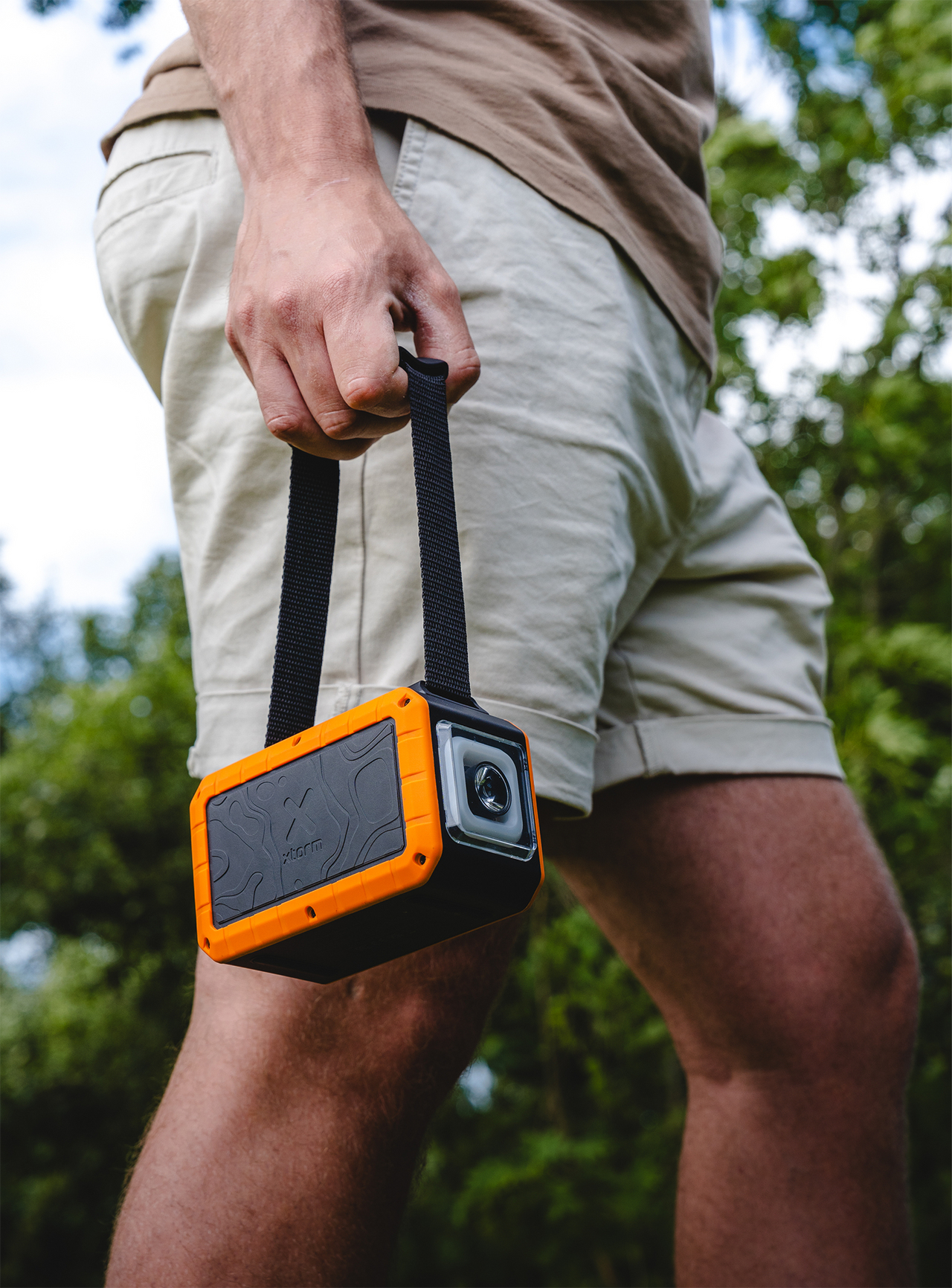 Xtorm Rugged XR204 Powerbank mit Taschenlampe 40.000 mAh 100W Schwarz, Orange