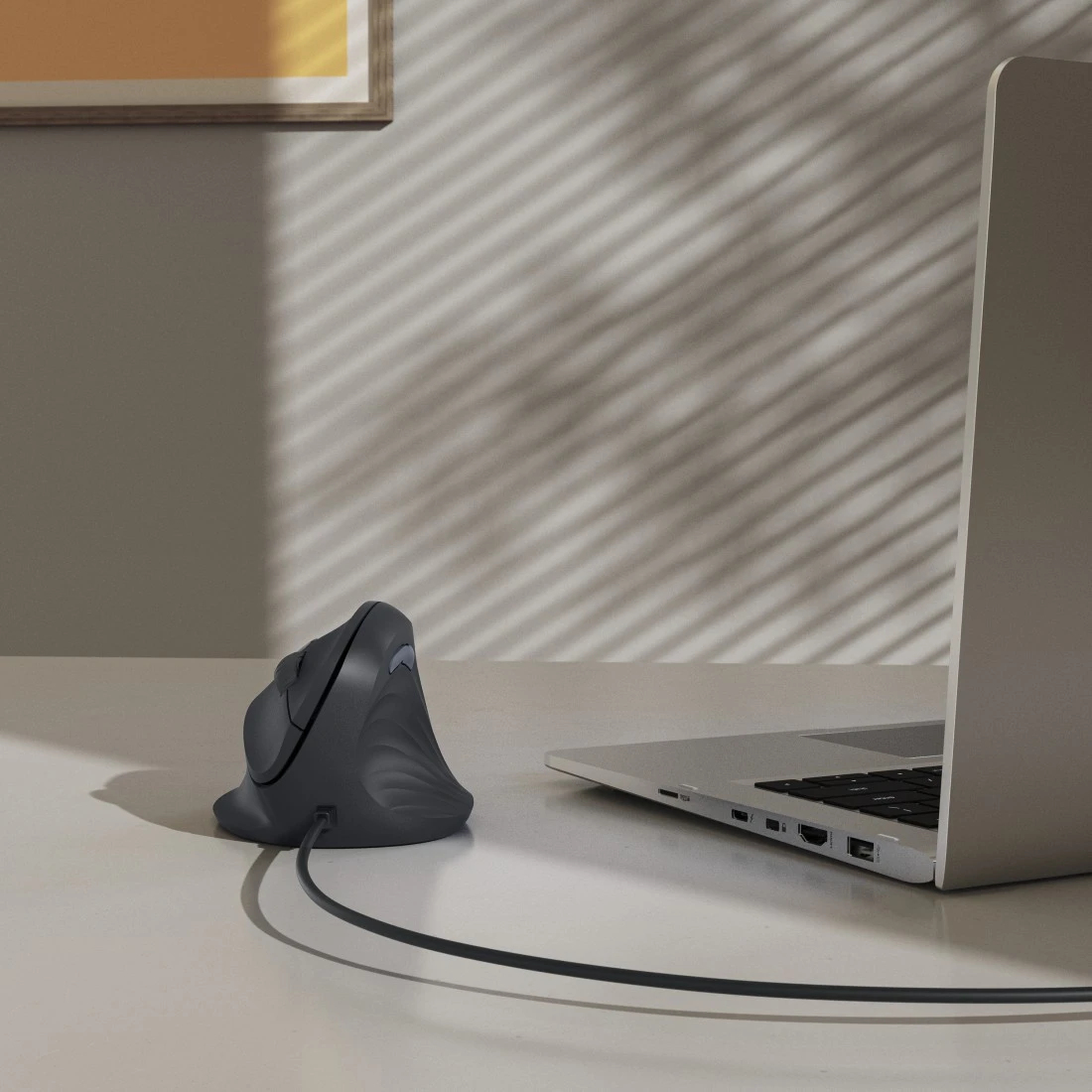 Hama ECM-500R Ergonomische Vertikalmaus Kabelgebunden USB-A 1800 DPI 7 Tasten Schwarz