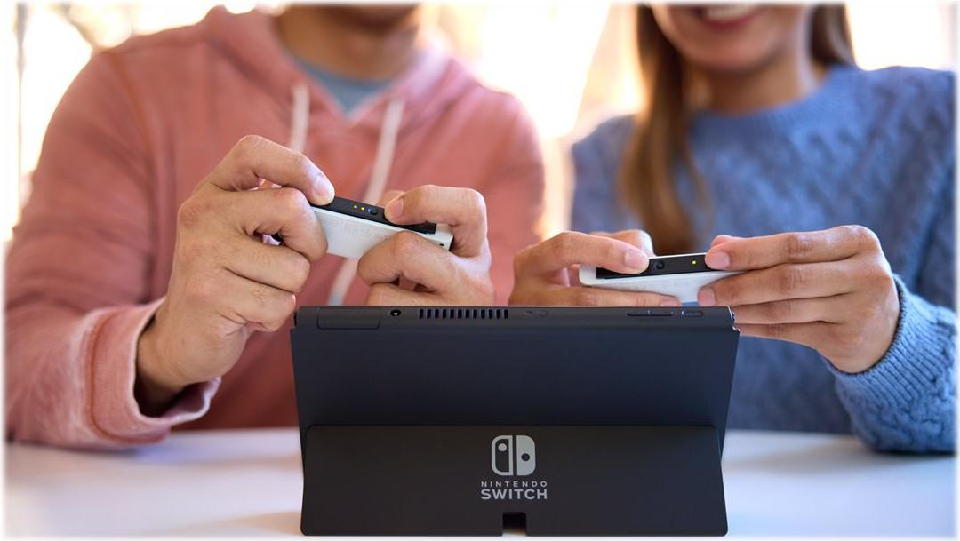 Nintendo Switch OLED Spielkonsole 7" OLED 64 GB Weiß