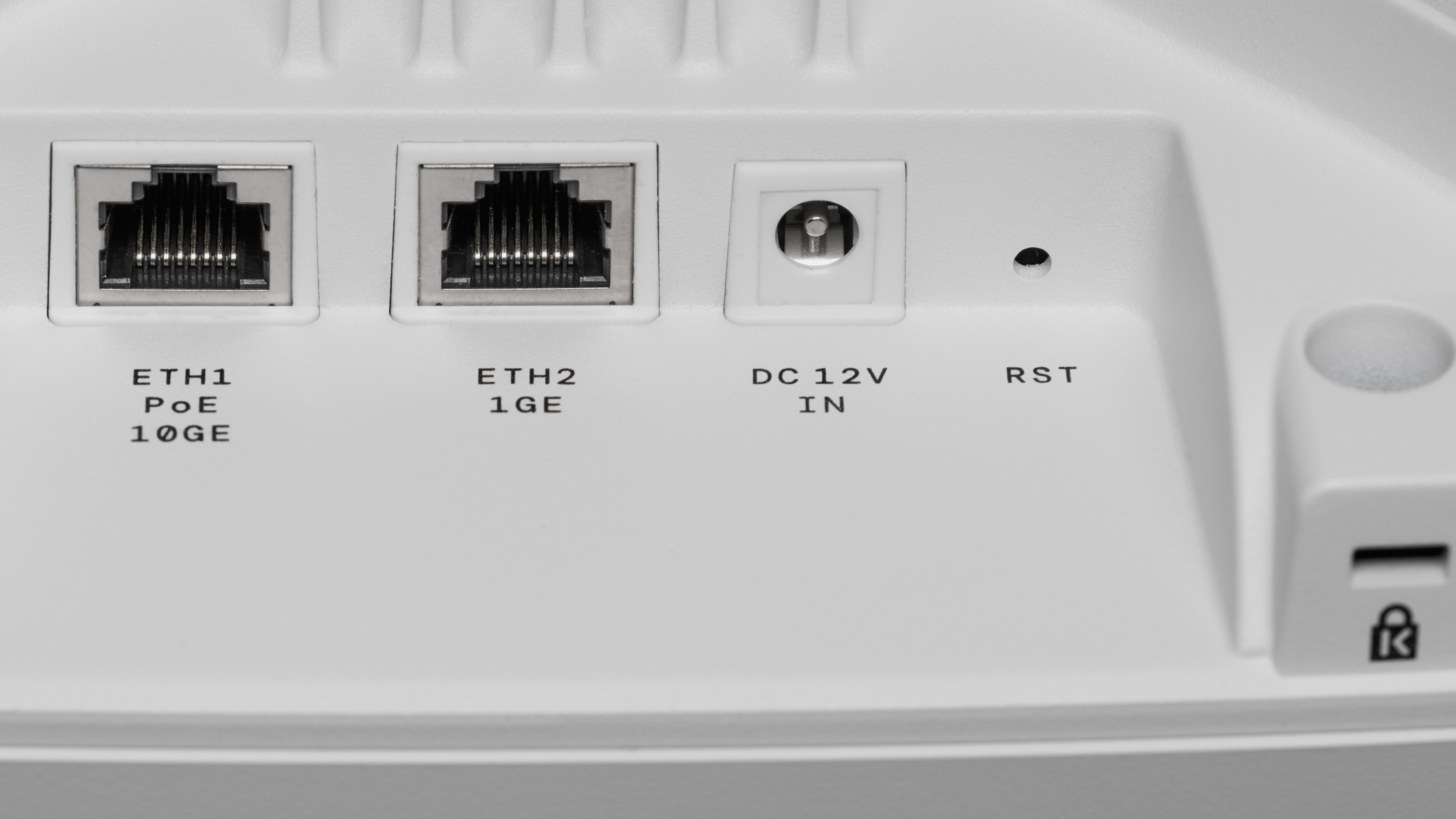 Lancom LX-7400 Wi-Fi 7 Access Point, 18 Gbit/s, 10GbE PoE++, Cloud-verwaltet, Weiß