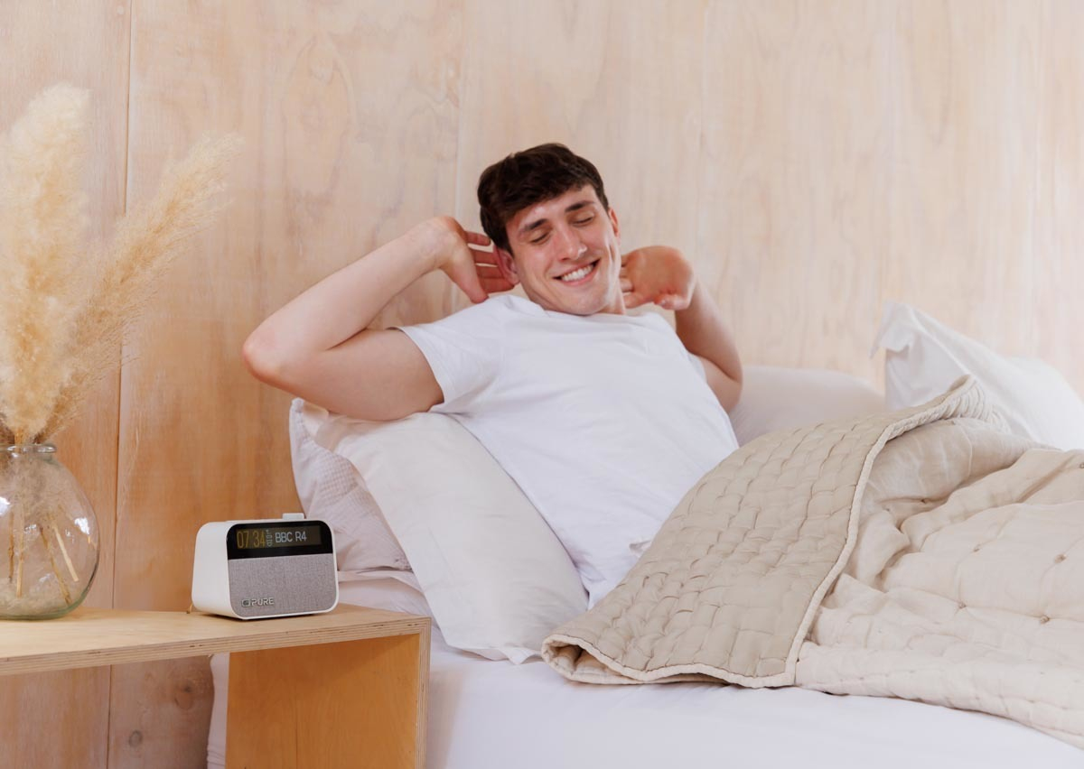 Pure Acoustics Moment Radiowecker mit Ambiente-Licht Baumwollweiß