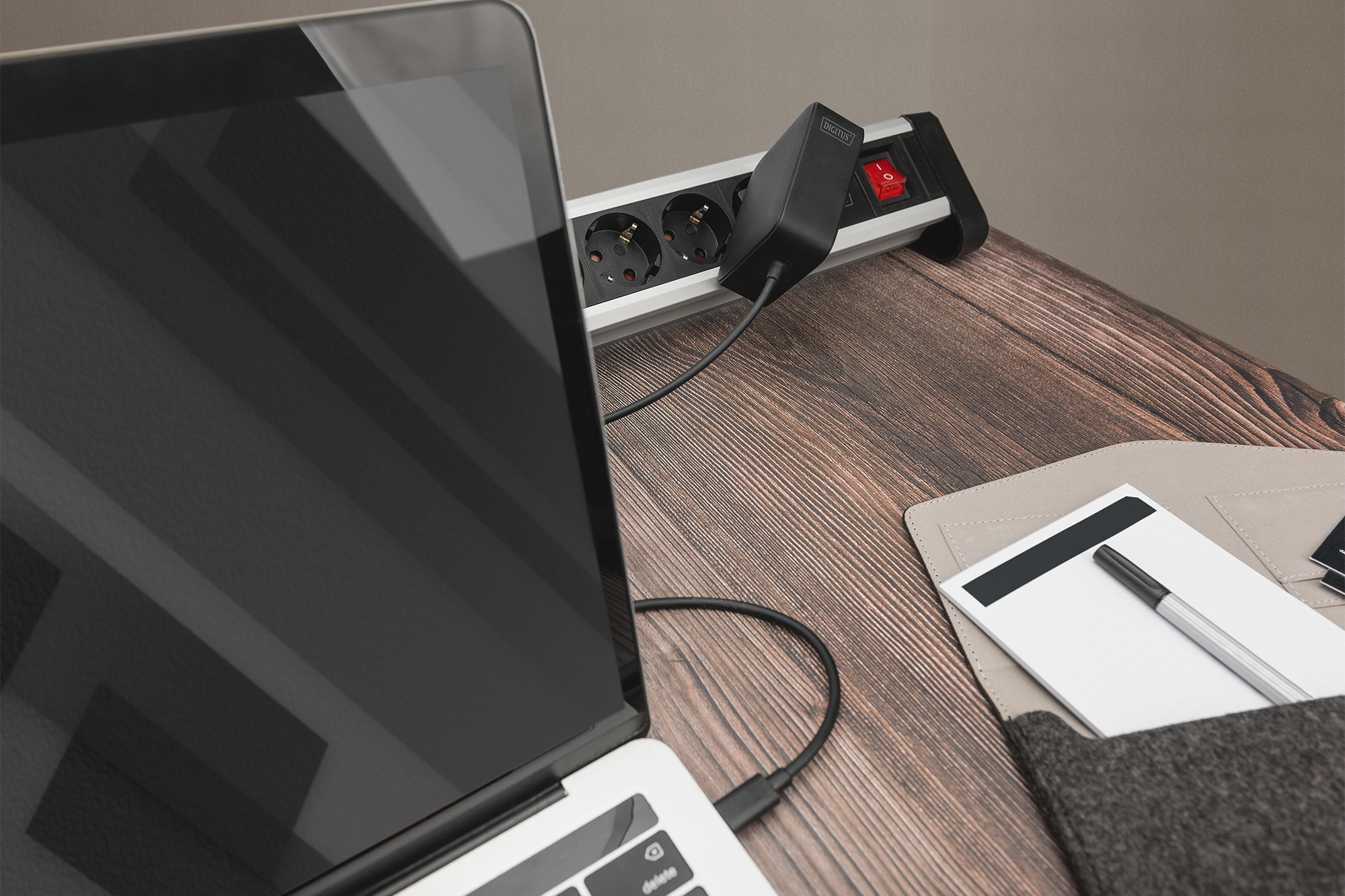 Digitus Notebook Ladegerät USB-C 100 W GaN Schwarz