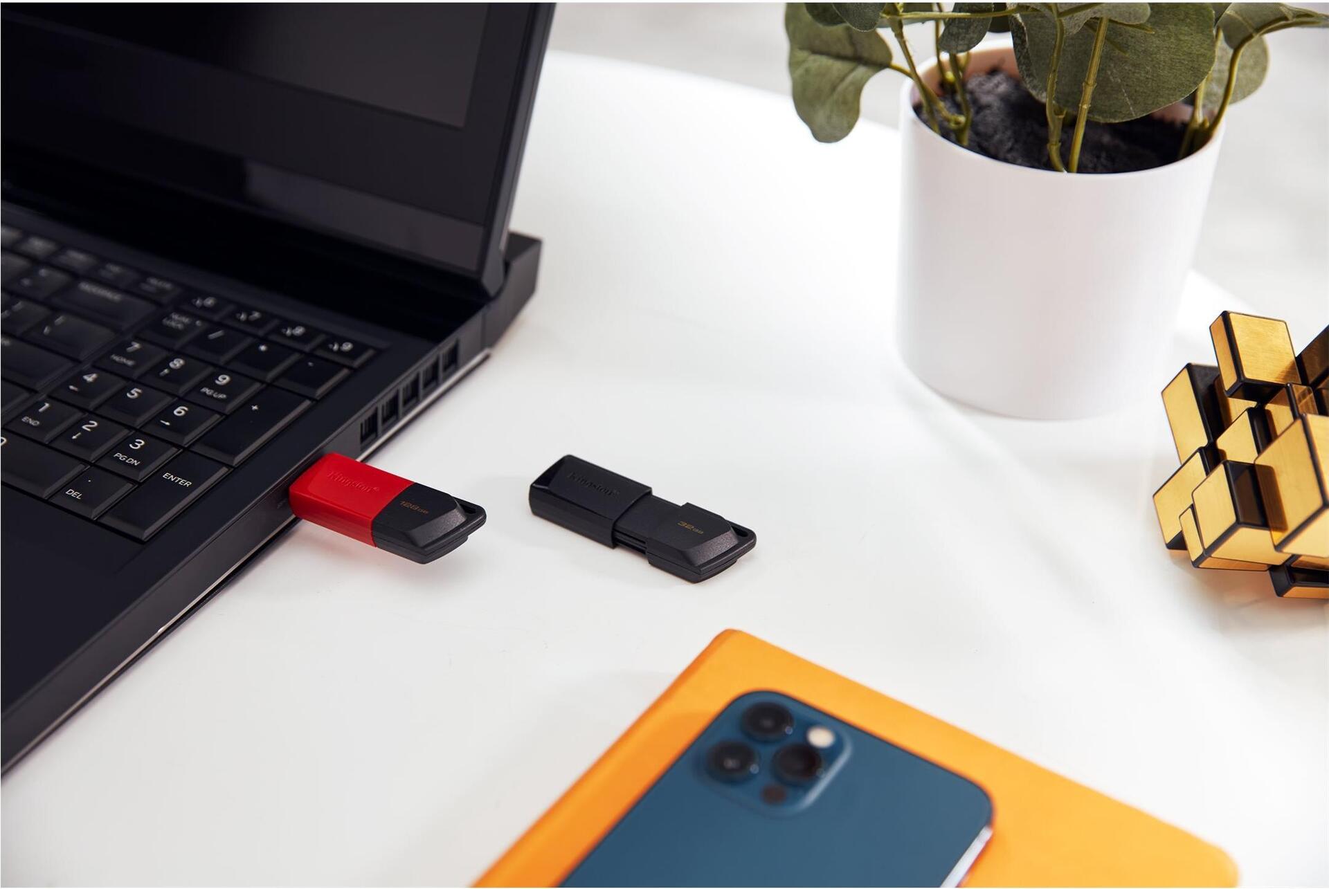 Kingston DataTraveler Exodia M 128 GB USB 3.2 Gen 1 Schwarz, Rot