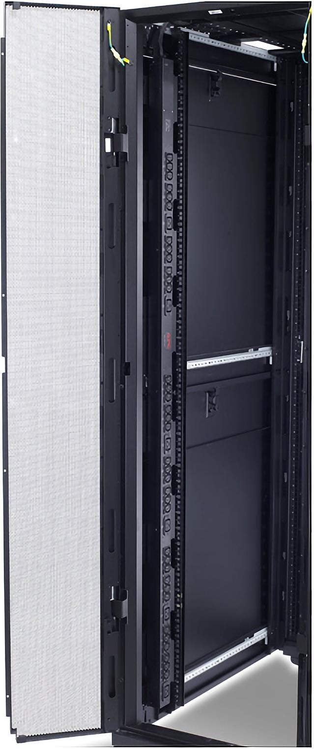 APC Basic Rack PDU Zero U Stromverteilungseinheit 11,04 kVA 230/400 V 42 Ausgänge 0U AP7557 Schwarz