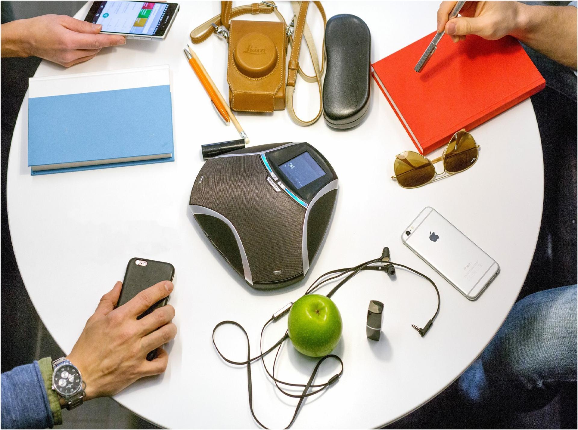 Konftel 55Wx Konferenztelefon mit Bluetooth, OmniSound HD und Akku, Silber/Liquorice Black