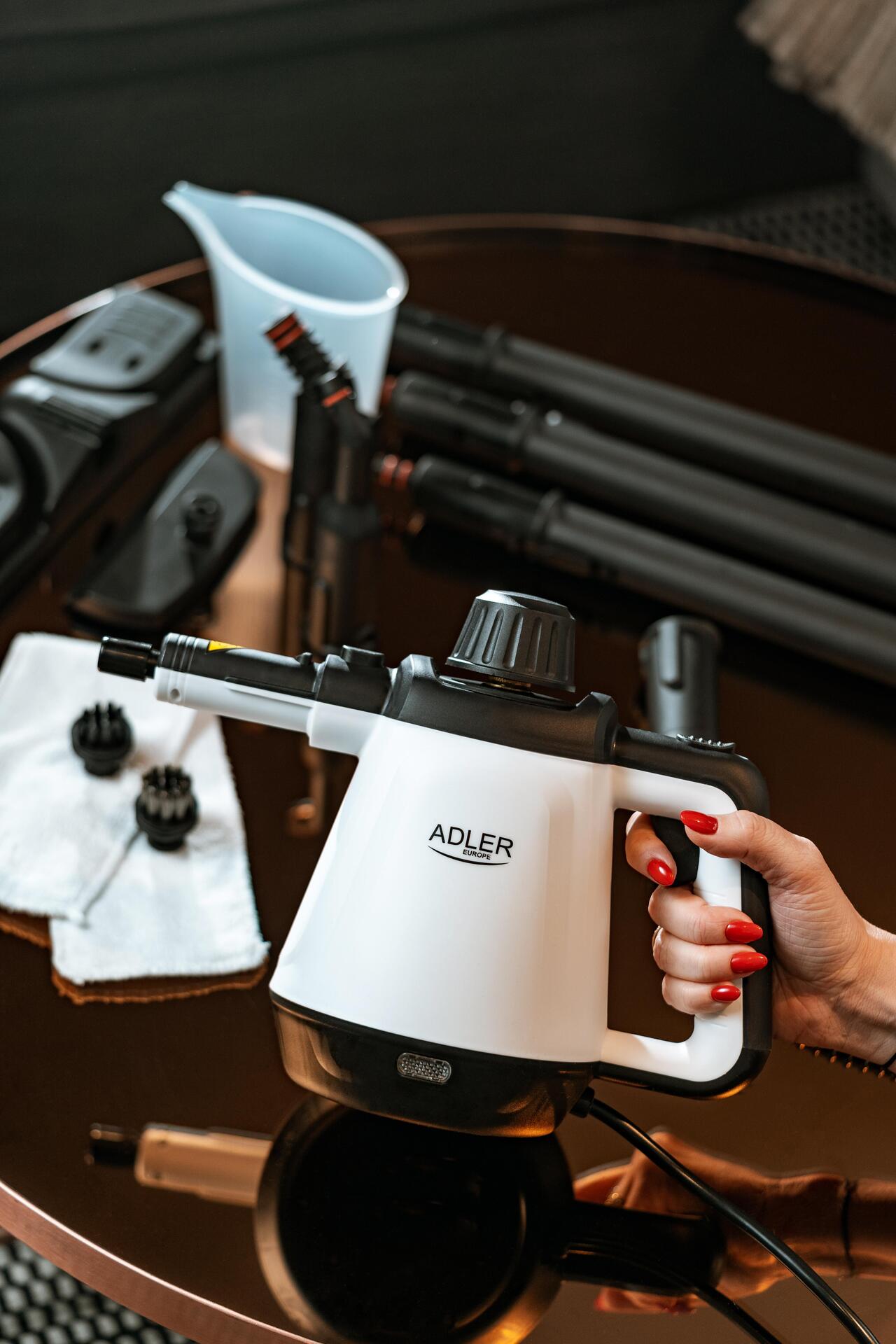 Adler AD 7038 Dampfreiniger 0,45 l 2000 W Schwarz - Weiß