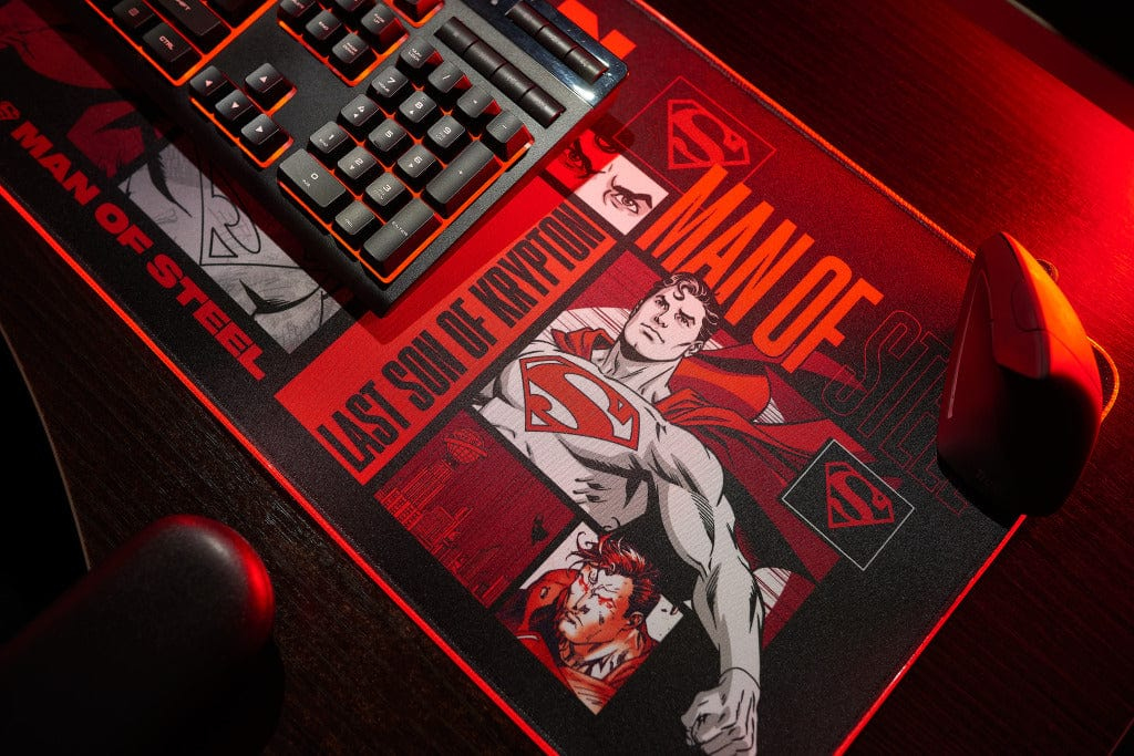 Numskull DC Comics Superman Gaming-Mauspad mit Wireless Charge 800 x 300 mm, Schwarz, Mehrfarbig, Rot