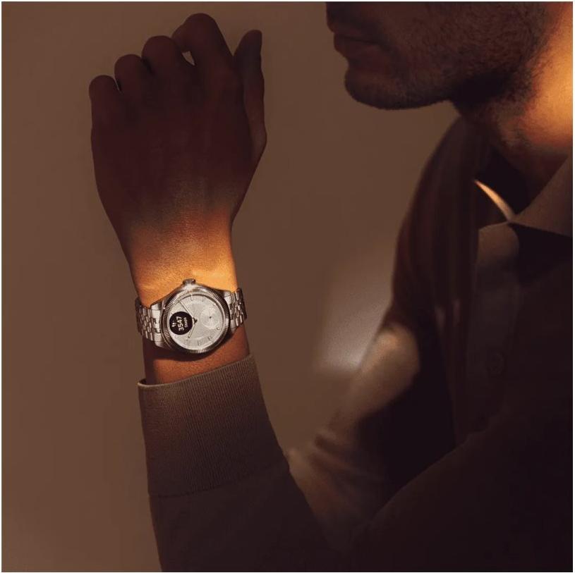 Withings ScanWatch Nova Brilliant 39 mm Hybrid Smartwatch Titanium Silver