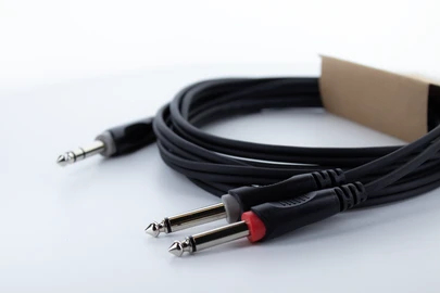 Cordial EY 5 VPP Audio Y-Adapter Klinke 6,3 mm Stereo auf 2x 6,3 mm Mono 5 m Schwarz