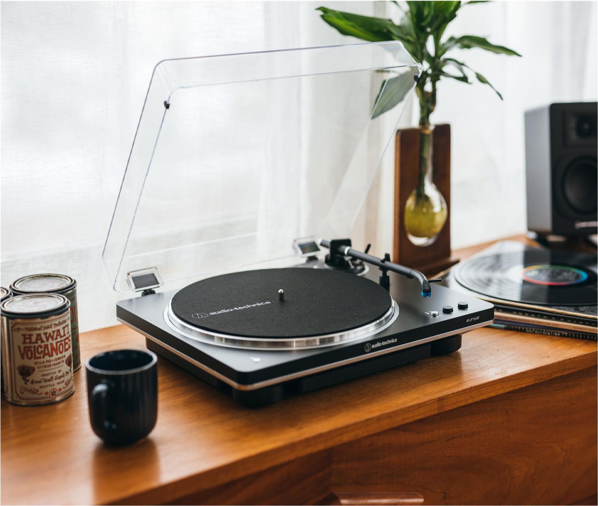 Audio-Technica AT-LP70XBT Plattenspieler Vollautomat Bluetooth Riemenantrieb Integrierter Phono-Vorverstärker Schwarz, Silber