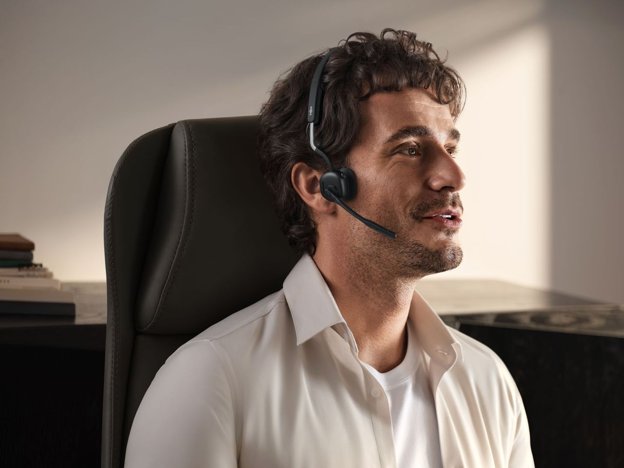 Shokz OpenMeet UC Headset Bluetooth 5.4 Schwarz