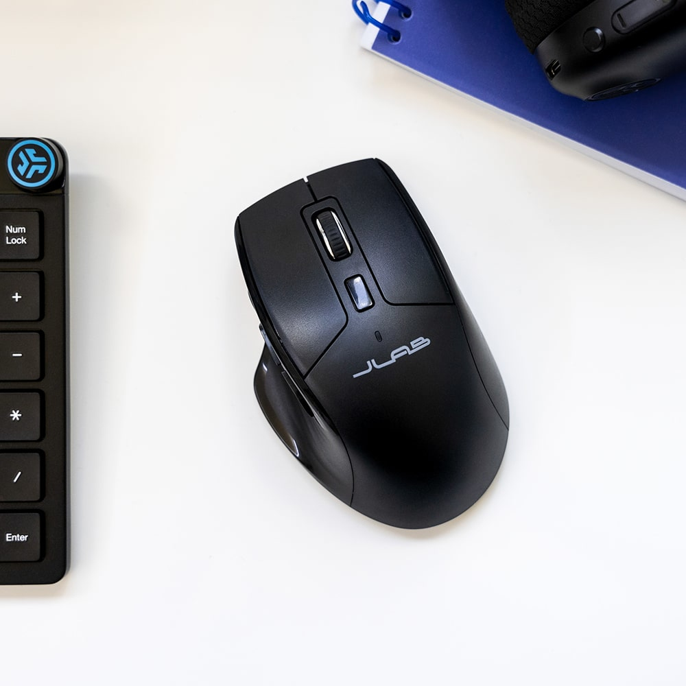 JLab JBuds Maus kabellos Bluetooth 5.2 + 2,4 GHz USB optisch 2400 DPI Schwarz