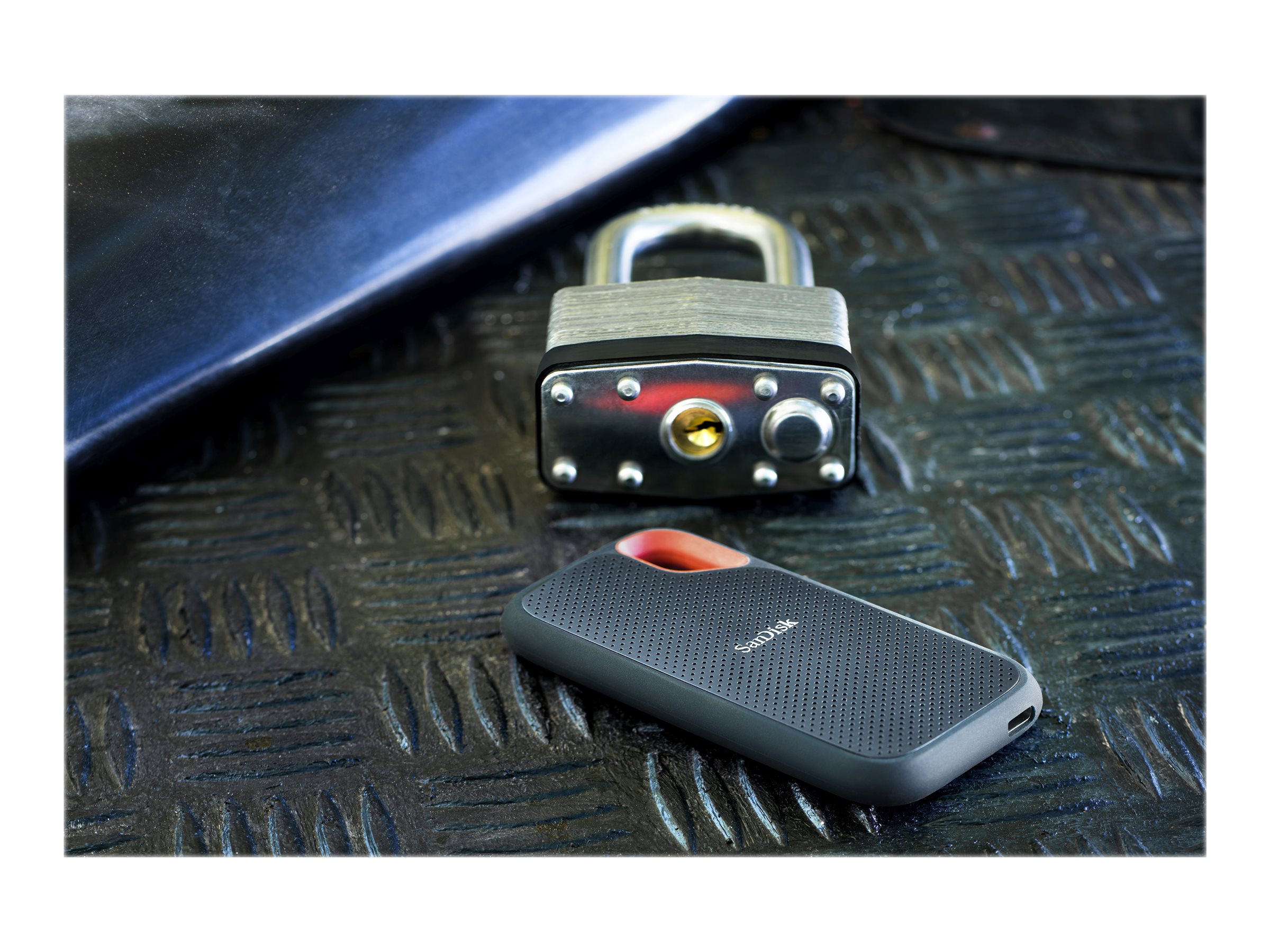SanDisk Extreme Portable SSD 2 TB 1.050 MB/s USB 3.2 Gen 2 Schwarz