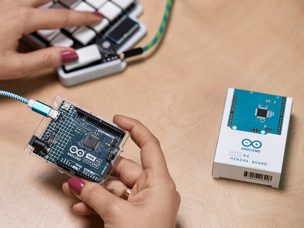 Arduino UNO R4 Minima Entwicklungsplatine ARM Cortex 48 MHz 32 KB RAM 256 KB Flash