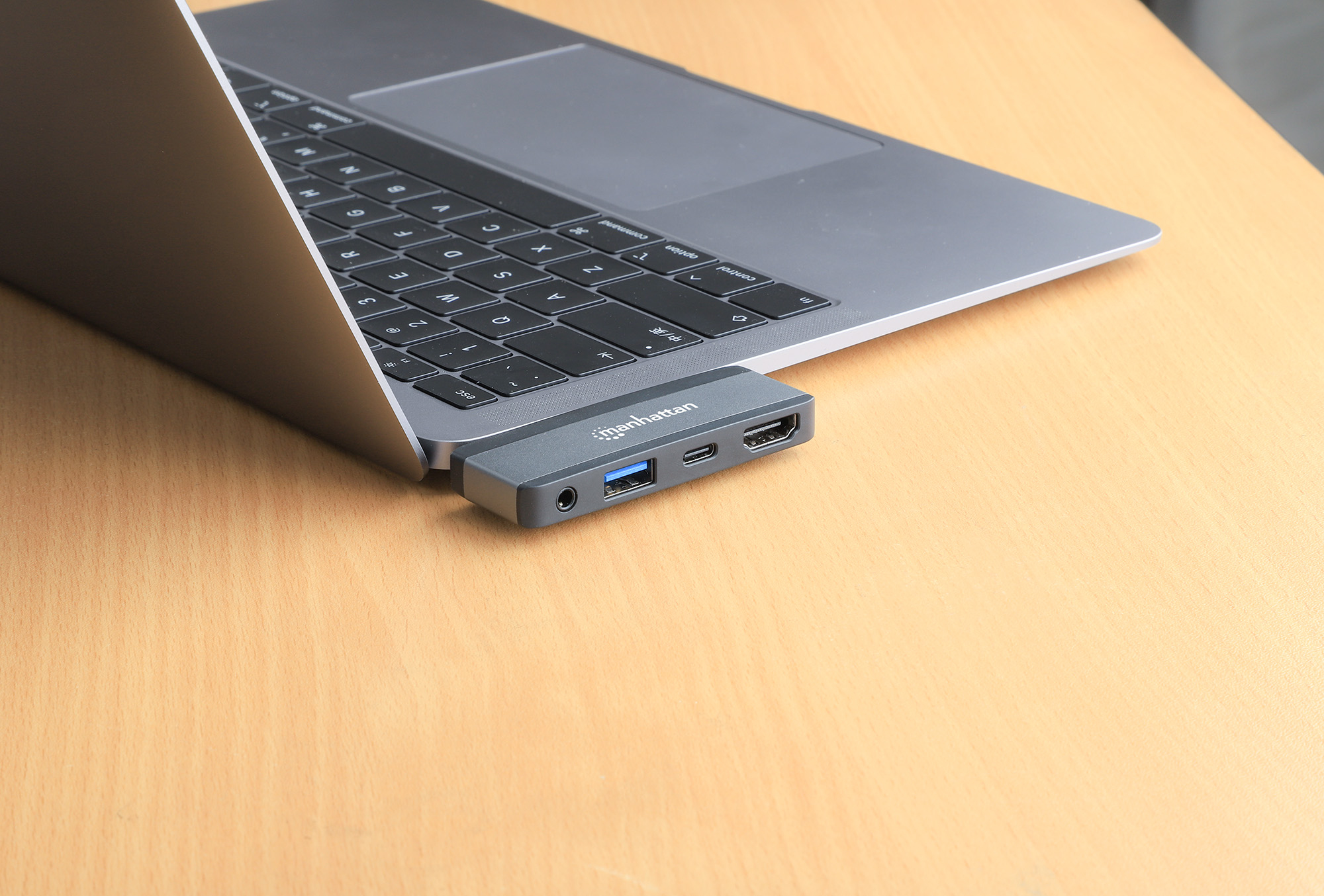 Manhattan 4-in-1 Dockingstation USB-C HDMI VGA Space-grau, Schwarz