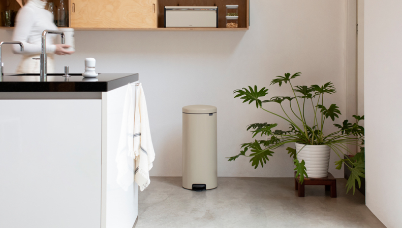 Brabantia NewIcon 30 l Treteimer Rund Beige