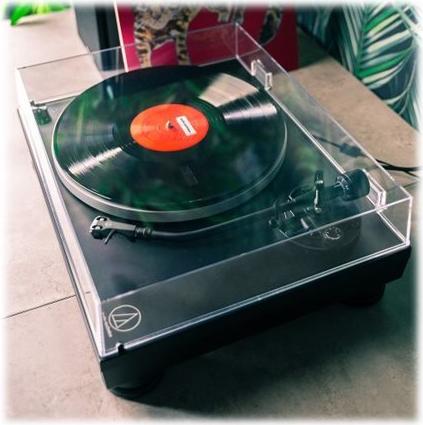 Audio-Technica AT-LP5X Plattenspieler Mattschwarz