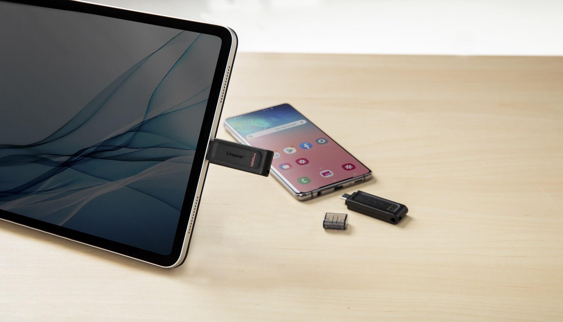 Kingston DataTraveler 70 USB-C 3.2 Gen 1 128 GB Schwarz