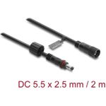 Delock DC Verlängerungskabel 5,5 x 2,5 mm Stecker zu Buchse mit Schraubverschluss M12 x 1,75 mm Gewinde wasserfest 18 AWG, 2 m schwarz (67387)