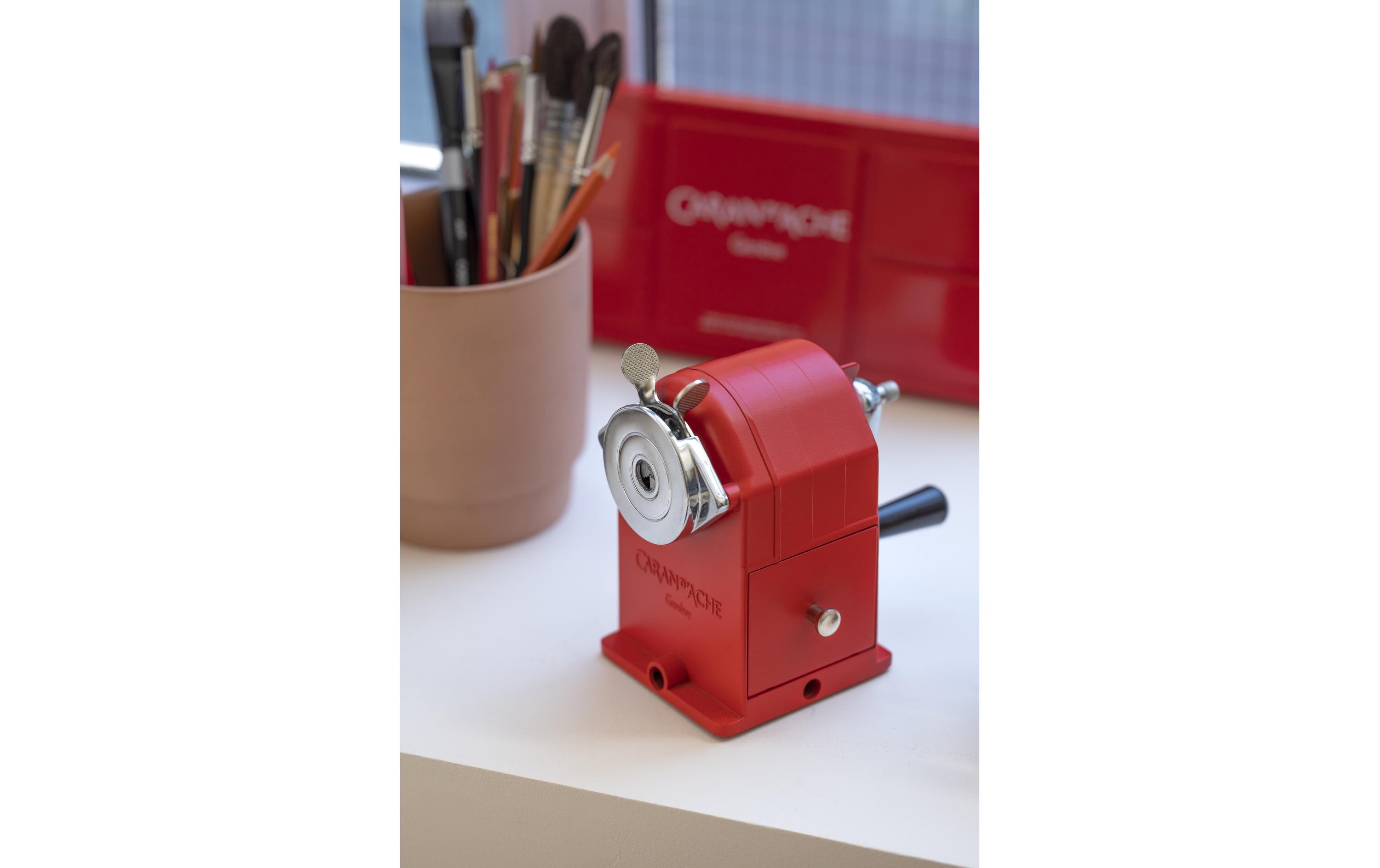 Caran d'Ache 455.270 Manueller Bleistiftspitzer Rot