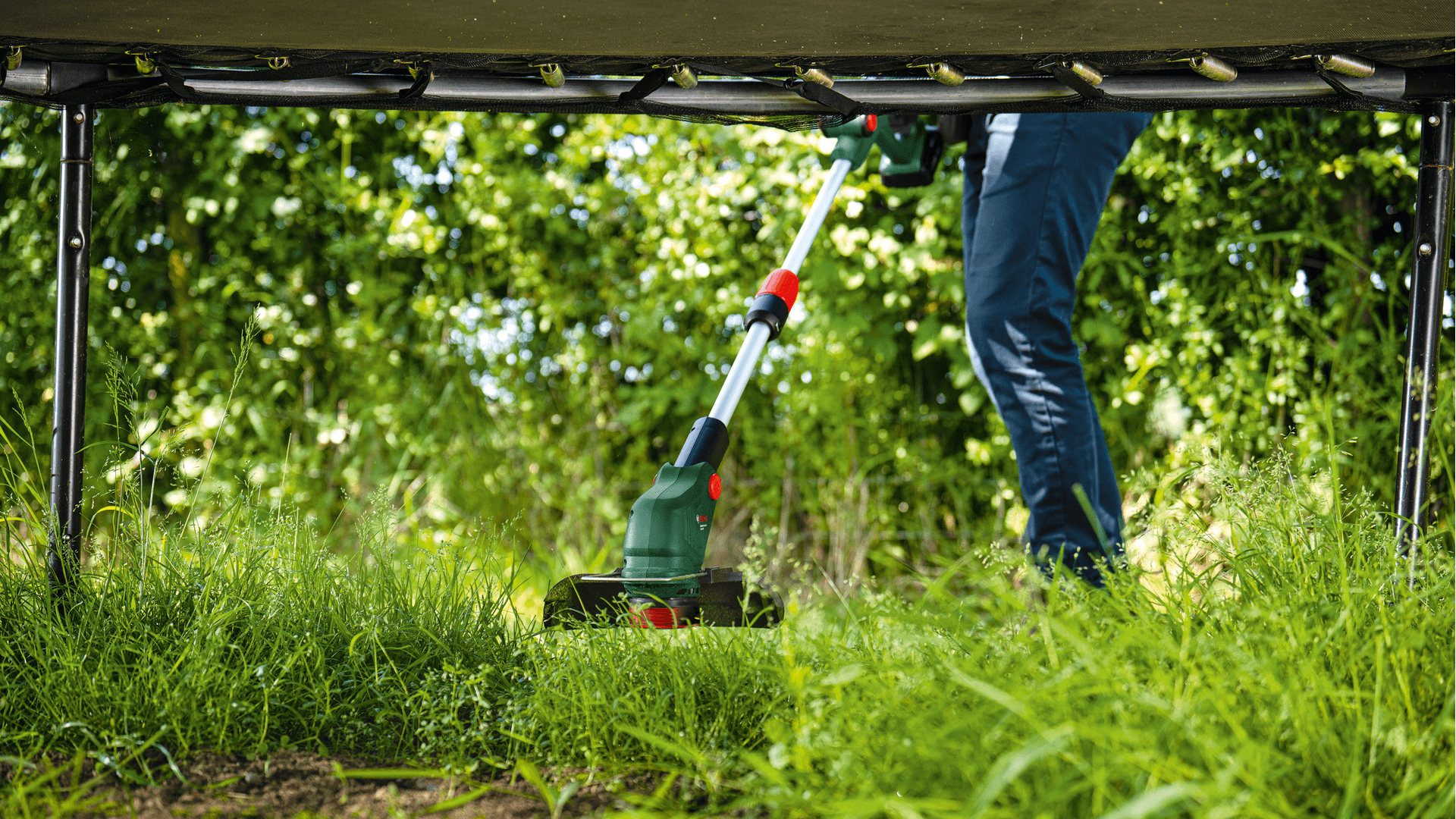 Bosch UniversalGrassCut 18V-26-500 Akku-Rasentrimmer 18 V 2 Ah Schwarz Grün