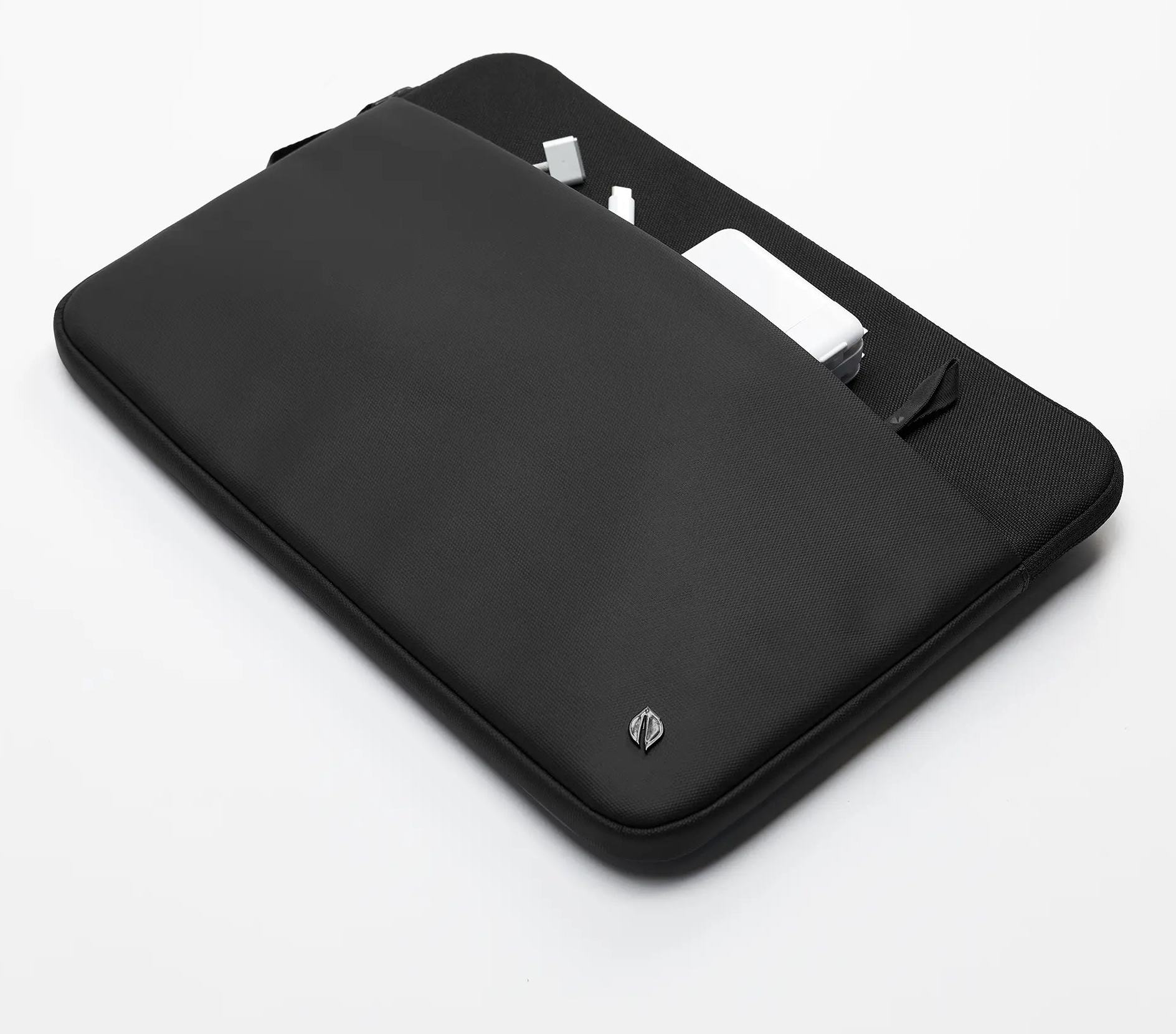 Incase A.R.C. Sleeve für 16" Laptop Schwarz