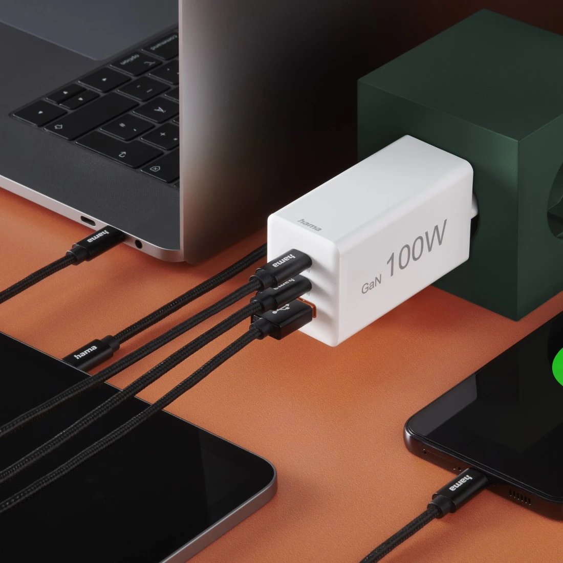 Hama Netzteil GaN 2x USB-C PD 1x USB-A QC 100 W Weiß