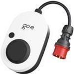 go-e Gemini flex. Gehäusefarbe: Weiß, Befestigungstyp: Wand, Kabelfarbe: Schwarz. Energiequelle: AC, Buchsen-Typ: Typ 2, Erdungssystem unterstützt: IT, TN, TT. Maximale Ladeleistung: 11000 W, Einpahsige Ausgangsspannung unterstützt: 240,230 V, Dreiphasige Ausgangsspannung unterstützt: 415,400 V. Breite: 155 mm, Tiefe: 110 mm, Höhe: 260 mm (CH-04-11-01)