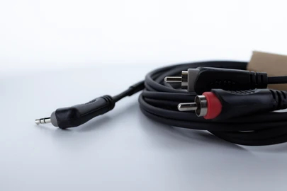 Cordial 14861 Audio Y-Adapter Klinke 3,5 mm auf 2x Cinch 1,5 m Schwarz