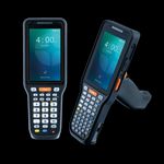 Datalogic Skorpio X40-X45, 2D, SR, 10,5cm (4''), Alpha, Gun, RTC, Kamera, hot-swap, USB, BT (BLE), WLAN (WLAN), NFC, Android, GMS Mobiles Datenerfassungsgerät, 2D, Imager (Standard Range), 10,5 cm (4''), kapazitiv, Auflösung: 480x800 Pixel, Anzahl Tasten: 48, alphanumerisch, Pistolengriff, Green Spot, Real Time Clock, Lautsprecher, Kamera (13 MP), hot swappable, Vibration, Anschluß: USB (Typ C, Host), Bluetooth (BLE, Klasse 5.3), WLAN (Wi-Fi 6E), NFC, Micro SD-Slot, Octa Core, 2,4 GHz, RAM: 6GB, Flash: 128 GB, OS: Android (15), inkl.: Google Mobile Services, 7000 mAh, herausnehmbare Batterie, Schutzart: IP65, IP67, MIL-STD 810H (946400001)