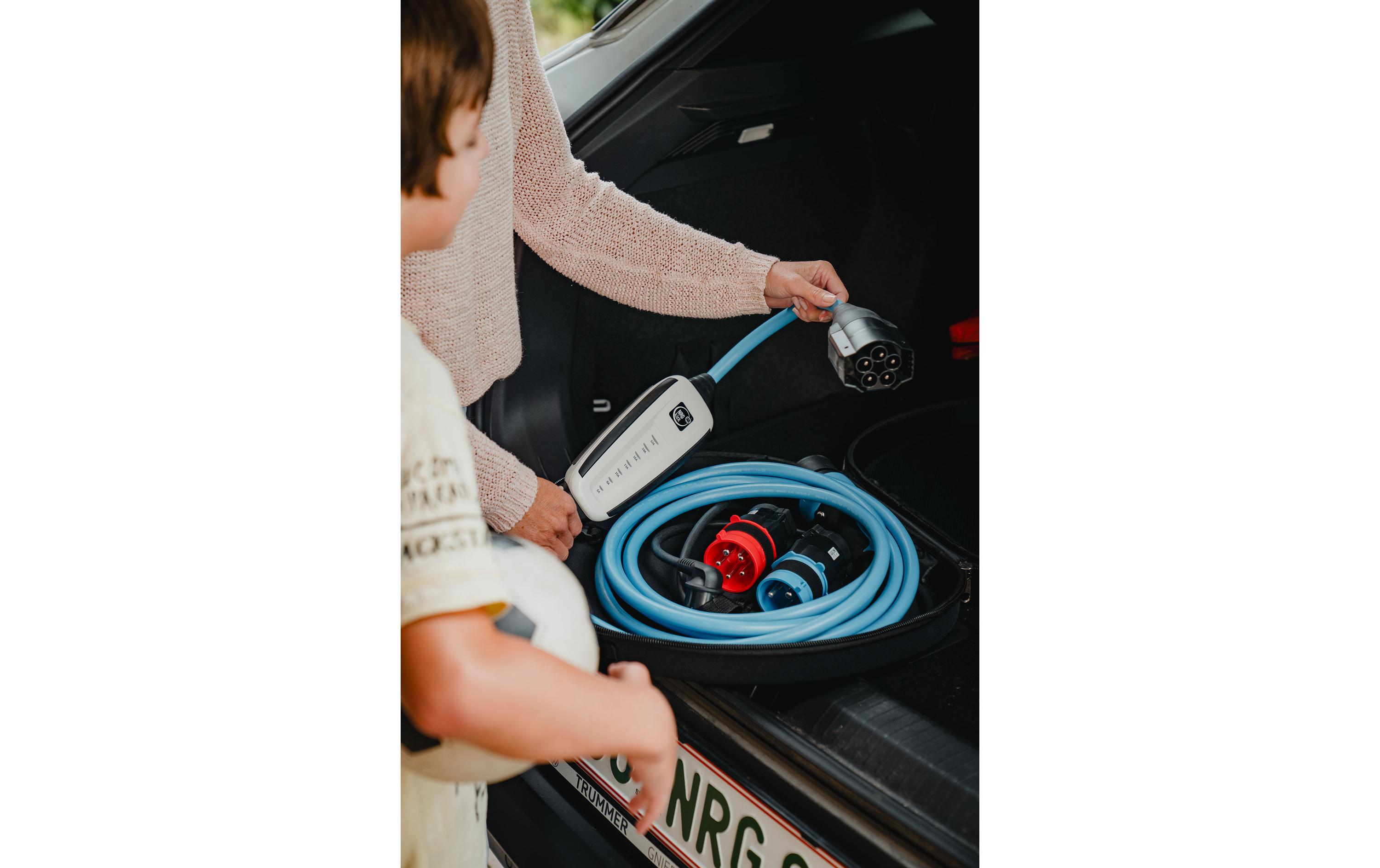 NRGkick Pure 32A Mobile Ladestation 5 m WLAN Schwarz, Blau