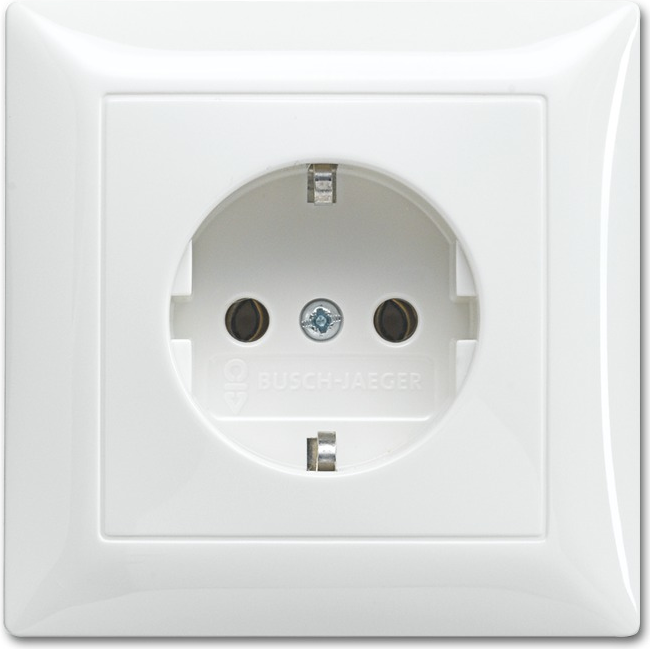 Busch-Jaeger 2011-0-6243. Buchsen-Typ: CEE 7/3. Produktfarbe: Weiß. Ausgangsspannung: 250 V, Ausgangsstrom: 16 A (2011-0-6243)