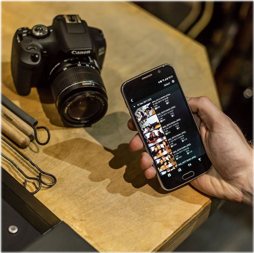 Canon EOS 2000D 3" 24,1 Megapixel Schwarz