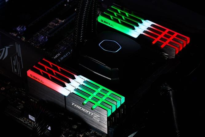 G.Skill TridentZ RGB Series (F4-3600C16Q2-64GTZR)