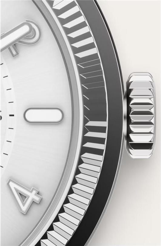 Withings ScanWatch Nova Brilliant 39 mm Hybrid Smartwatch Titanium Silver