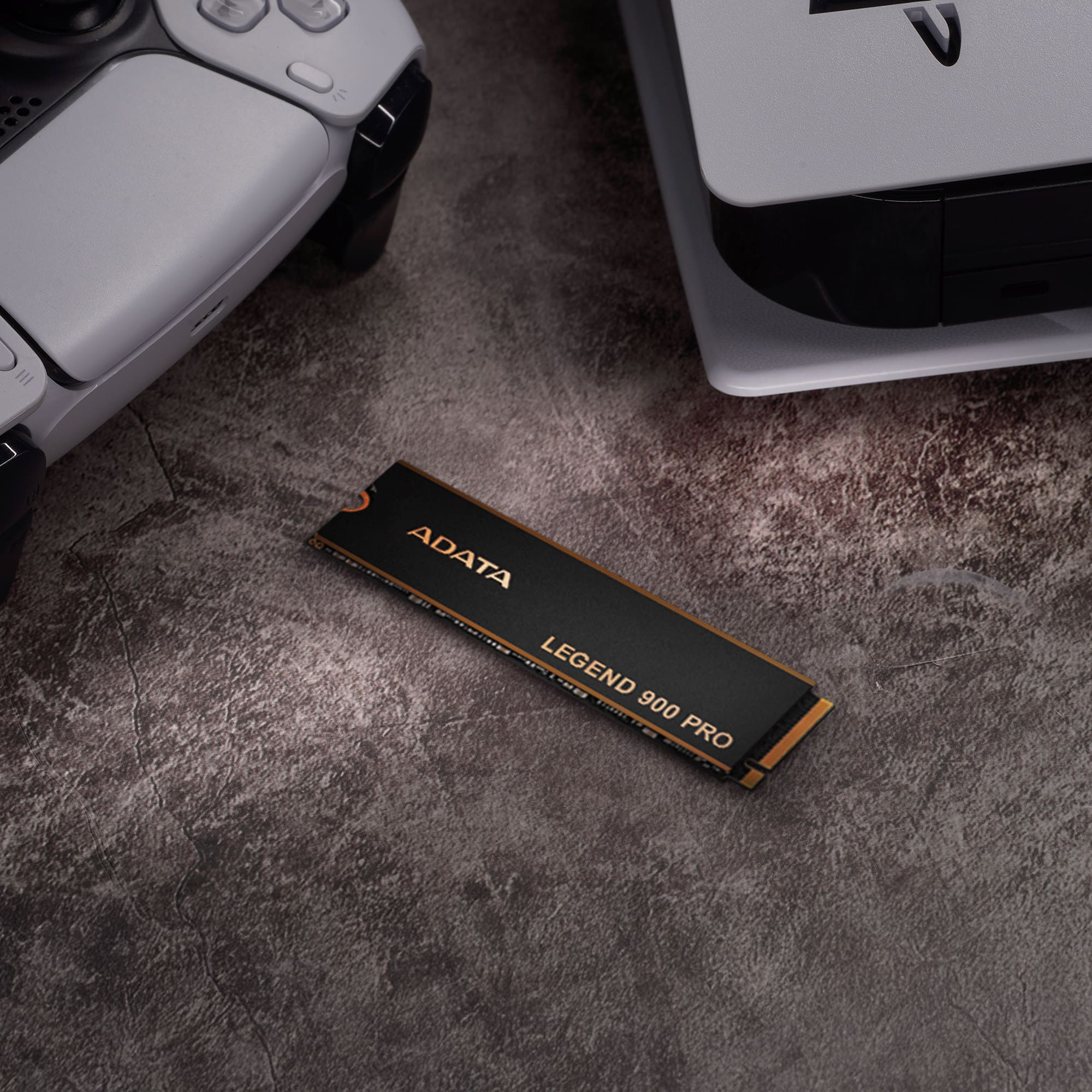 ADATA Legend 900 Pro 1 TB SSD PCIe 4.0 x4 NVMe M.2 2280 Schwarz/Gold