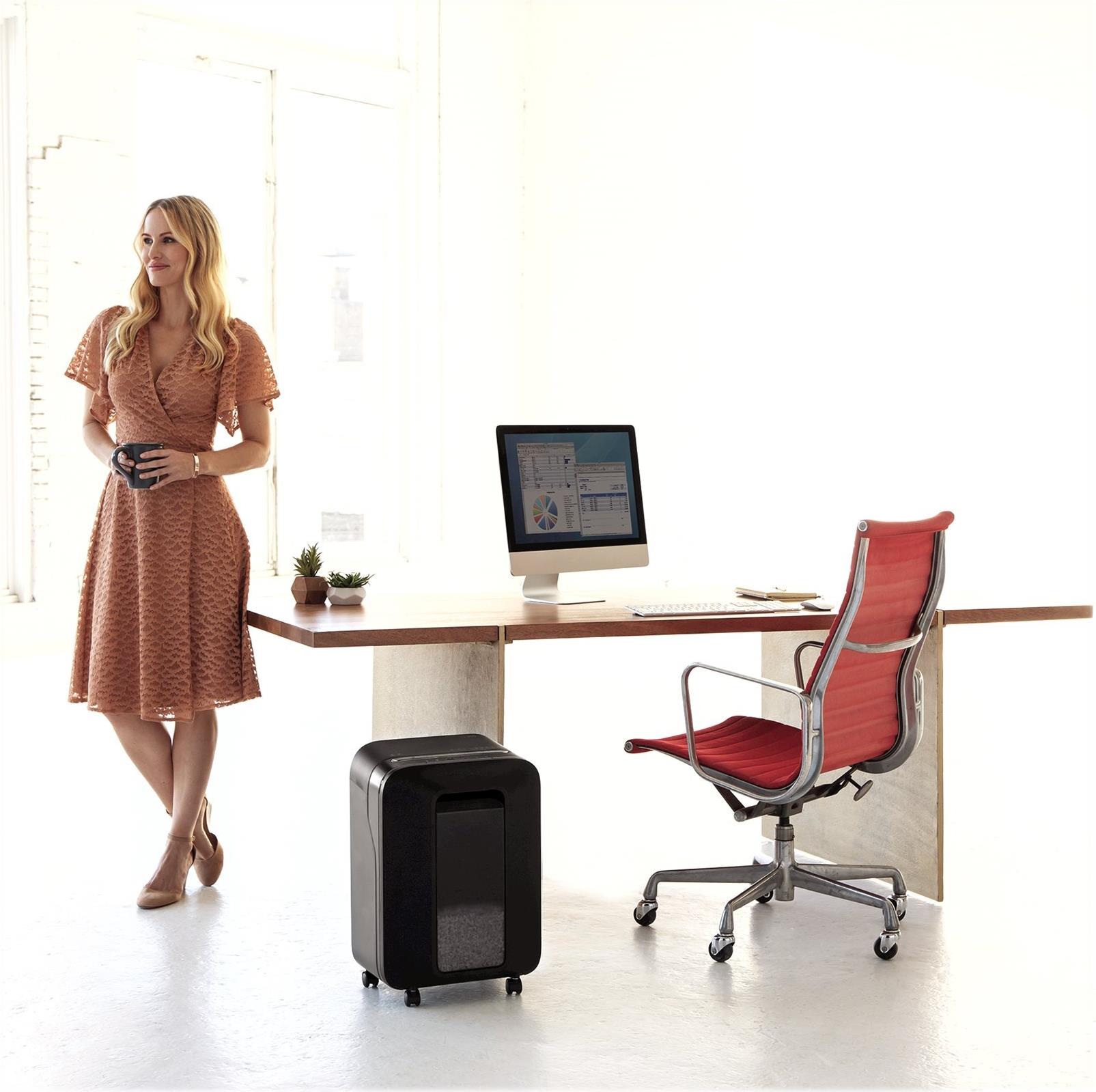 Fellowes Powershred LX200 Aktenvernichter Mini-Cut 12 Blätter Schwarz