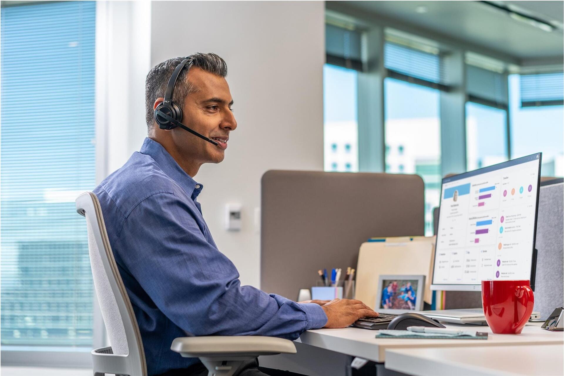 HP Poly Savi 8210 Office Headset DECT Bluetooth Schwarz
