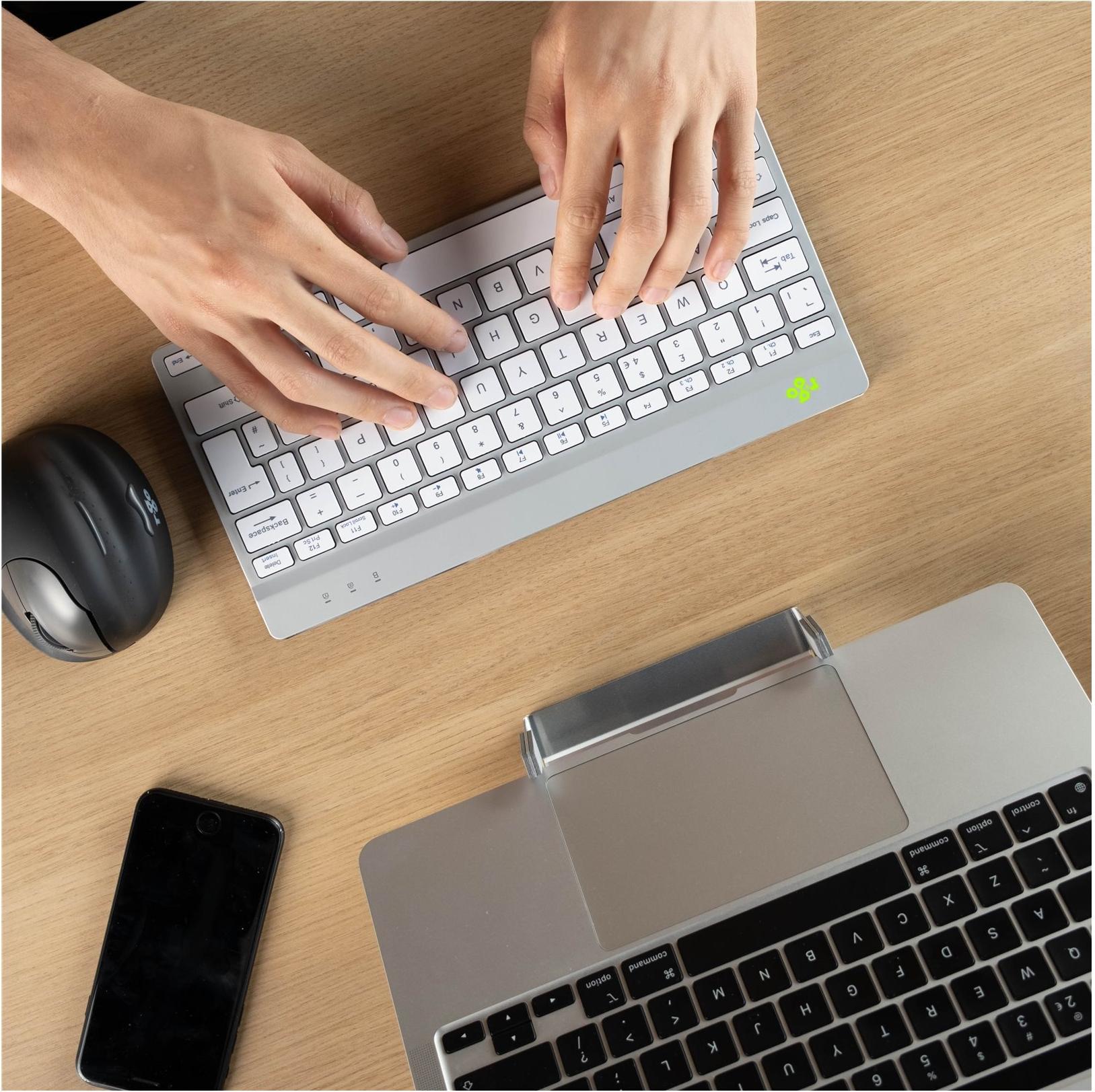 R-Go Tools Compact Break Kabellose Bluetooth-Tastatur QWERTY US Weiß