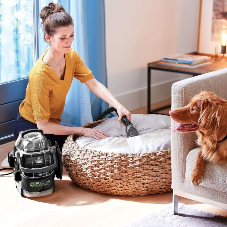 Bissell SpotClean Pet Pro Plus Tragbarer Fleckenreiniger 750 W 2,8 L/2,2 L Schwarz, Transparent