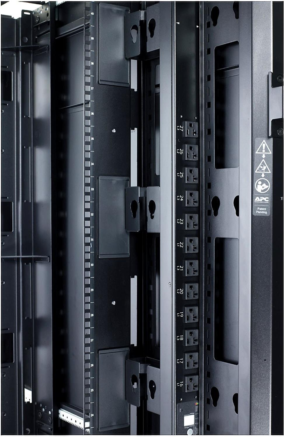 APC AR7710 PDU-Montagehalterungen mit Kabelführung für NetShelter SX/SV/VX Schwarz
