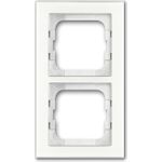 Busch-Jaeger 1754-0-4438. Produktfarbe: Weiß, Design: Schraubenlos, Markenkompatibilität: Busch-Jaeger. Breite: 91 mm, Höhe: 162 mm, Dicke: 1,1 cm (2CKA001754A4438)