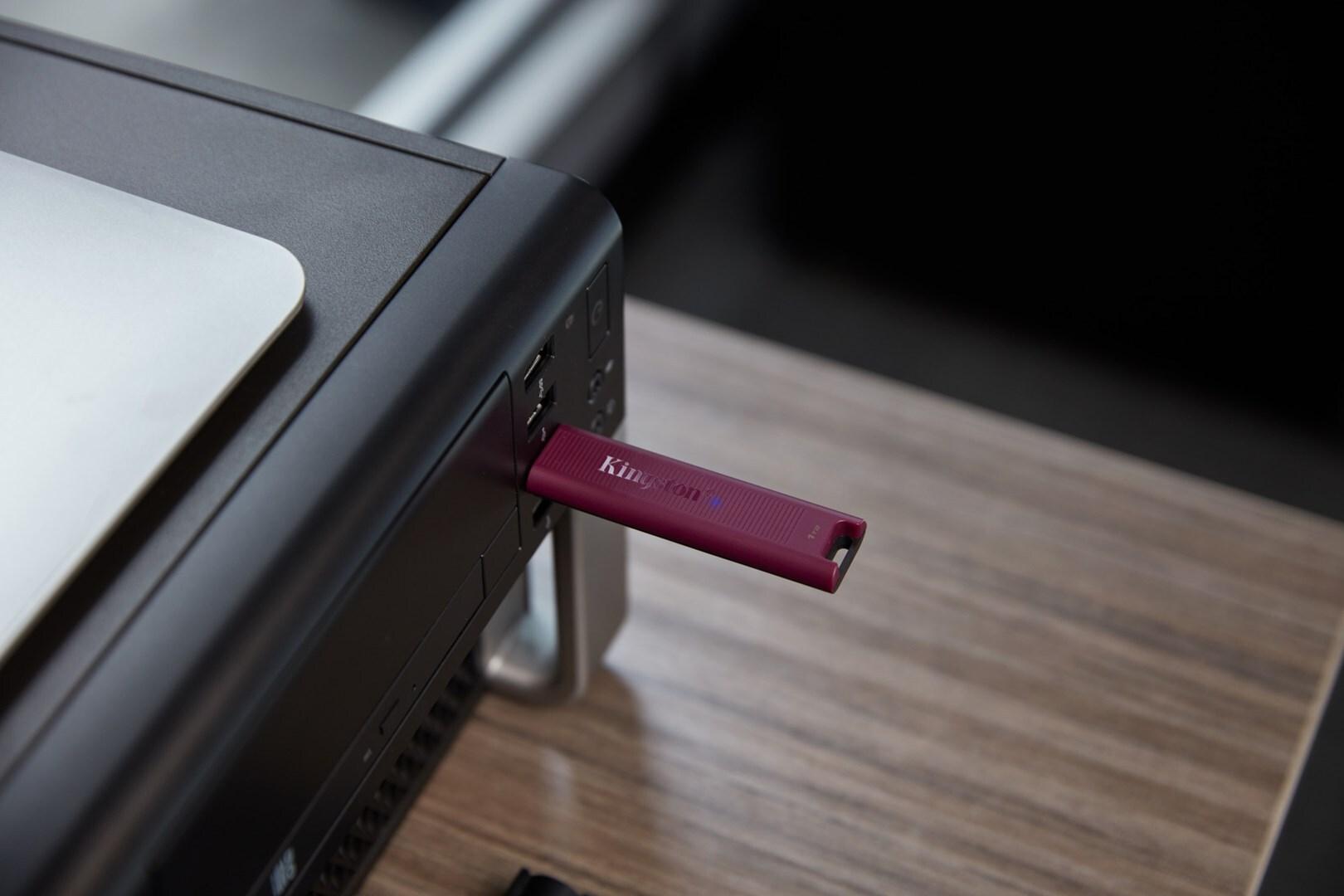 Kingston DataTraveler Max 1 TB USB 3.2 Gen 2 Rot