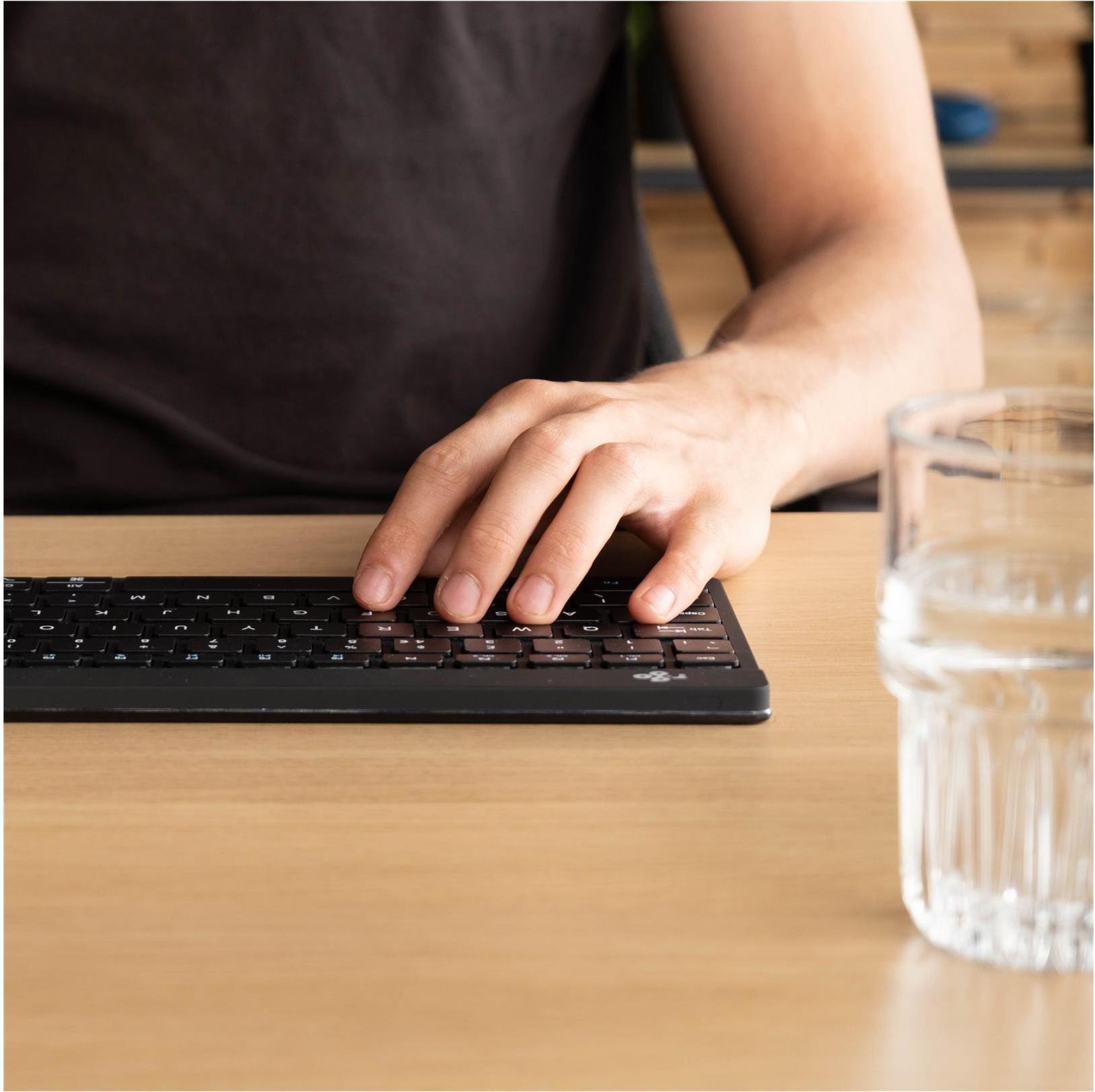 R-Go Ergonomische Tastatur Compact Break Bluetooth QWERTZ Deutsch Schwarz