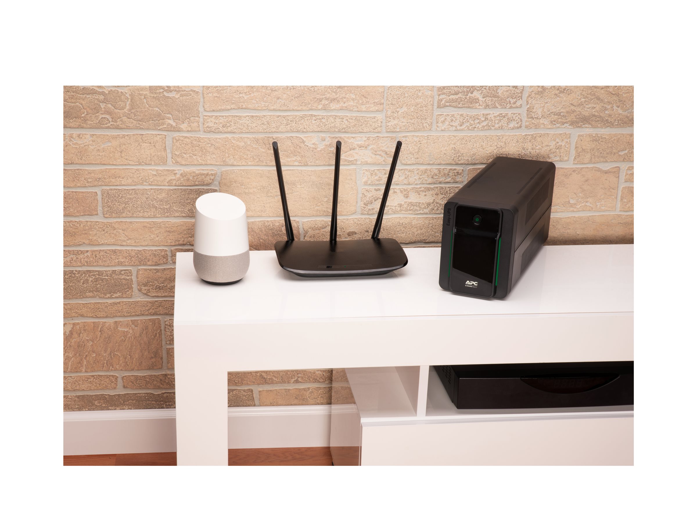 APC Easy UPS BVX Series BVX700LI USV Line-Interaktiv 700 VA / 360 W 4x C13 Schwarz