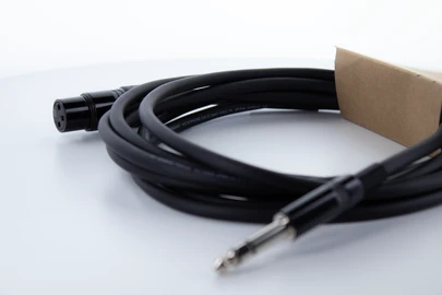 Cordial EM 6 FV XLR Verbindungskabel 6 m Schwarz