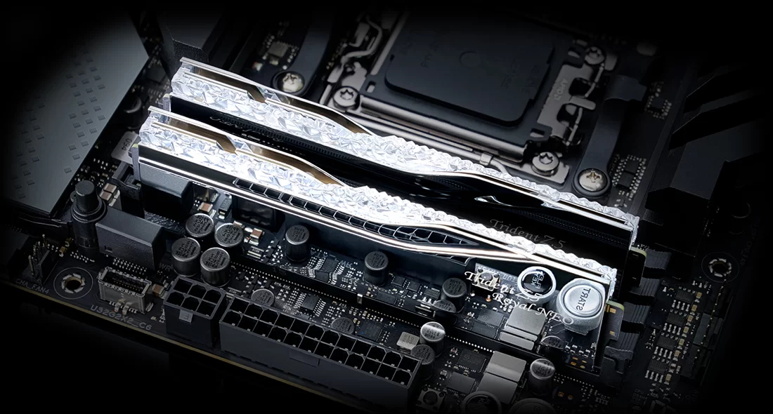 G.Skill Trident Z5 Royal Neo F5-6000J2836G16GX2-TR5NS 32 GB (2x 16 GB) DDR5-6000 CL28 Silber