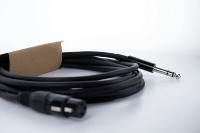 Cordial EM 6 FV XLR Verbindungskabel 6 m Schwarz